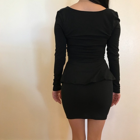 🆕 Black Deep V Peplum Mini Dress - Picture 6 of 7